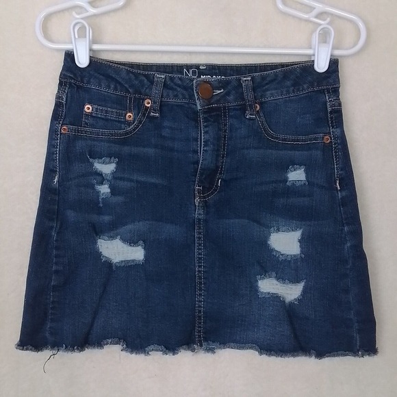 NOBO Cotton Denim Mini‎ Jean Skirt Size 7 in Medium Wash w/ Distressing - Picture 1 of 10